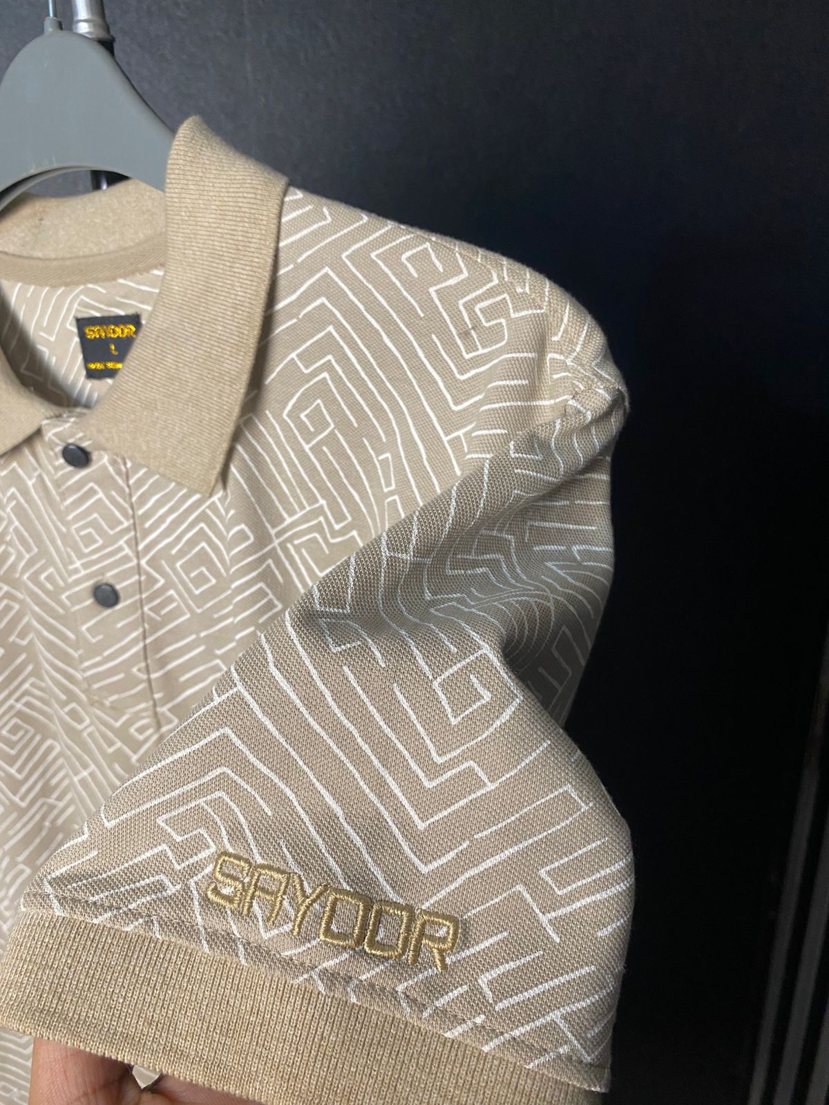 SAYOOR MEN’S ALLOVER PRINT POLO - Image 3